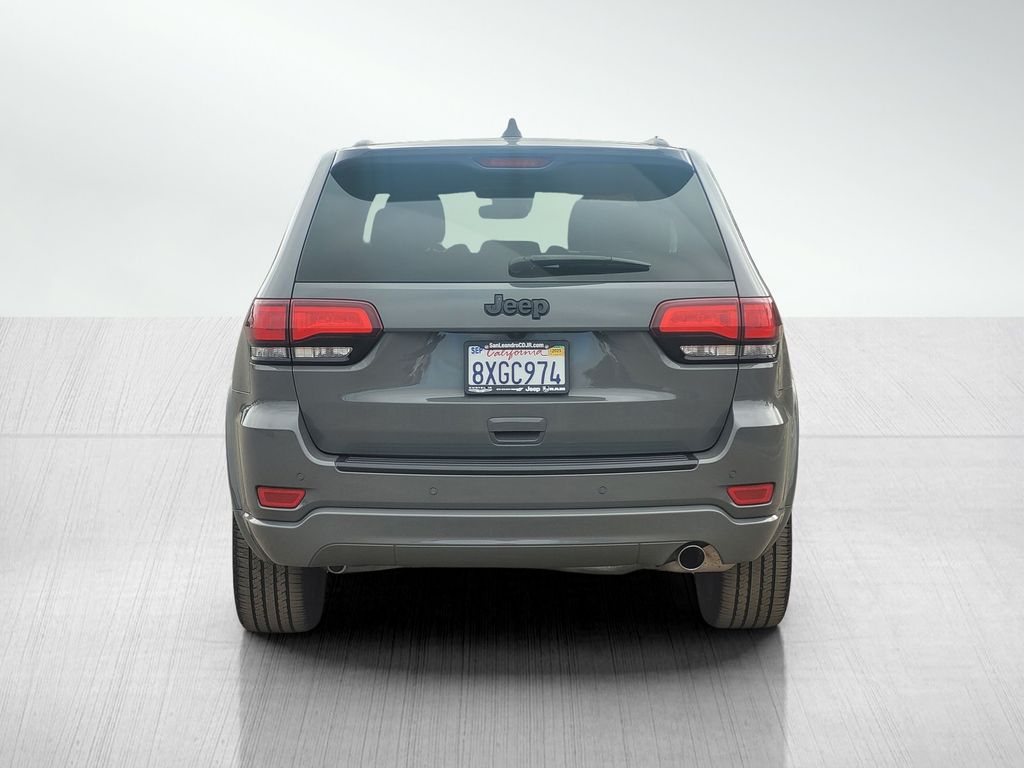 Vehicle image 6 of 25