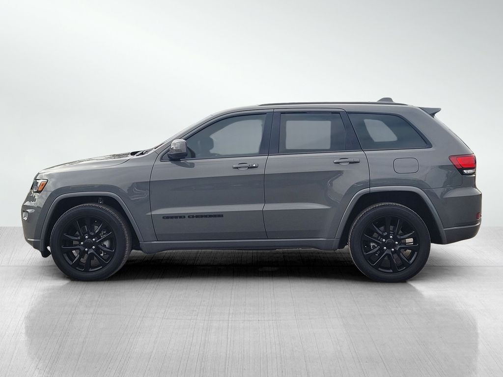 Vehicle image 8 of 25