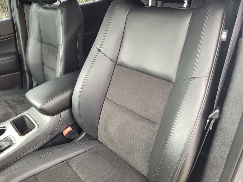Vehicle image 14 of 25
