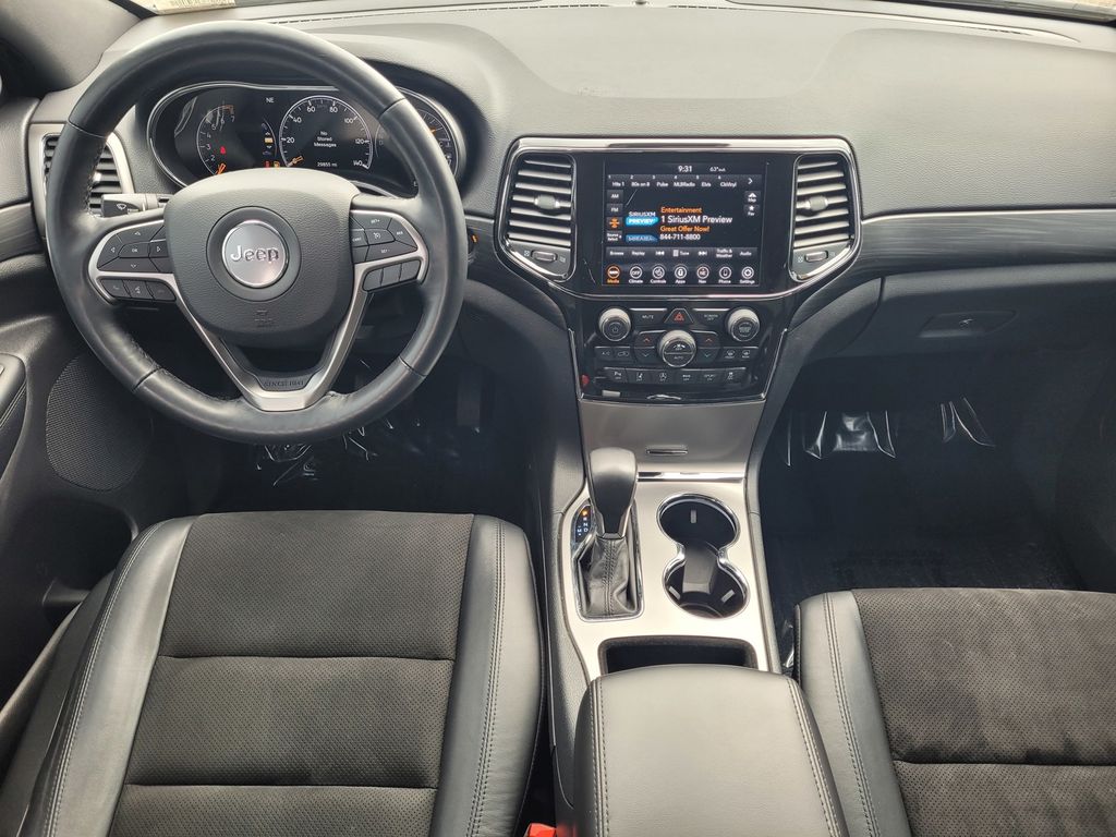 Vehicle image 11 of 25