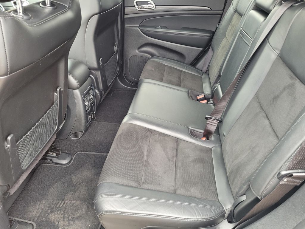 Vehicle image 13 of 25