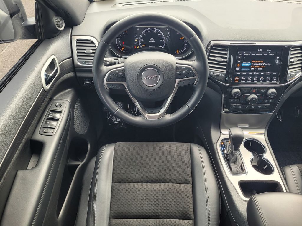 Vehicle image 10 of 25
