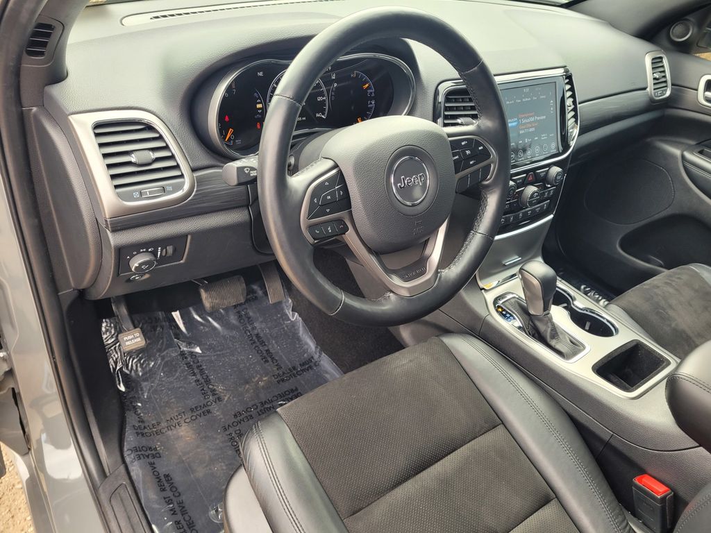 Vehicle image 12 of 25