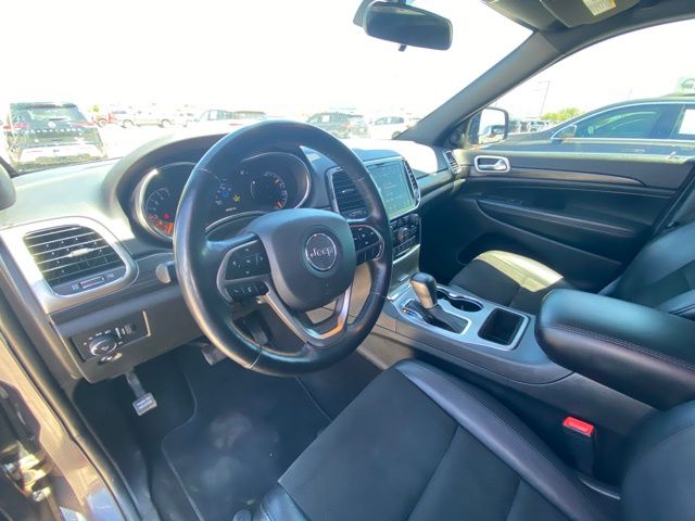Vehicle image 12 of 21