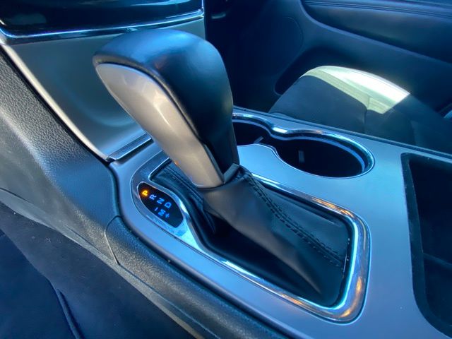 Vehicle image 17 of 21