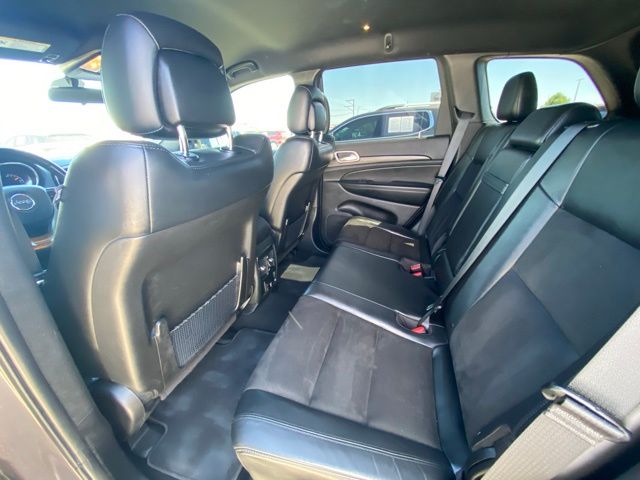 Vehicle image 19 of 21