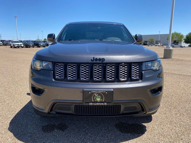 Vehicle image 9 of 21