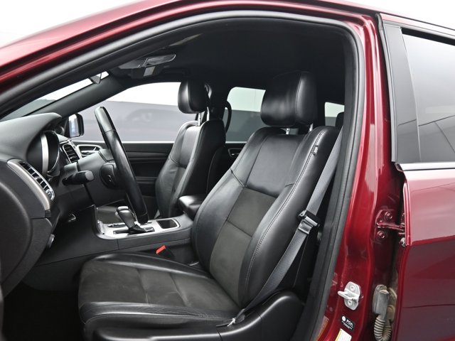 Vehicle image 32 of 40