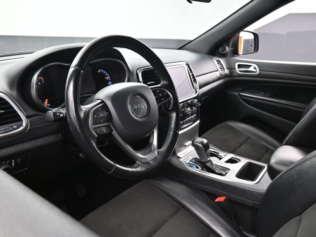 Vehicle image 34 of 40