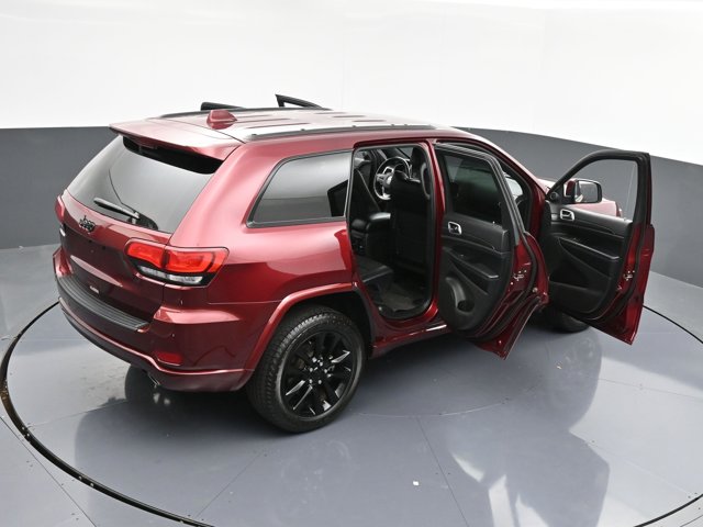 Vehicle image 16 of 40