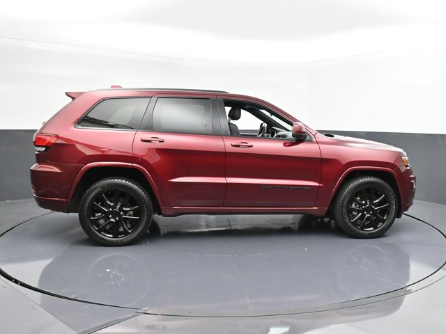 Vehicle image 10 of 40