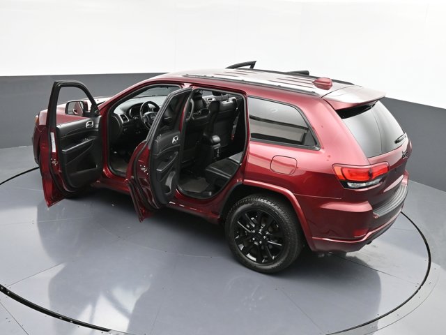 Vehicle image 35 of 40