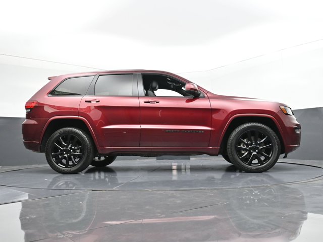 Vehicle image 9 of 40