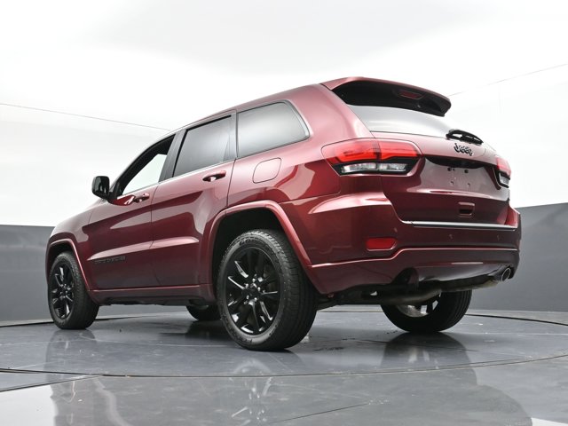 Vehicle image 18 of 40