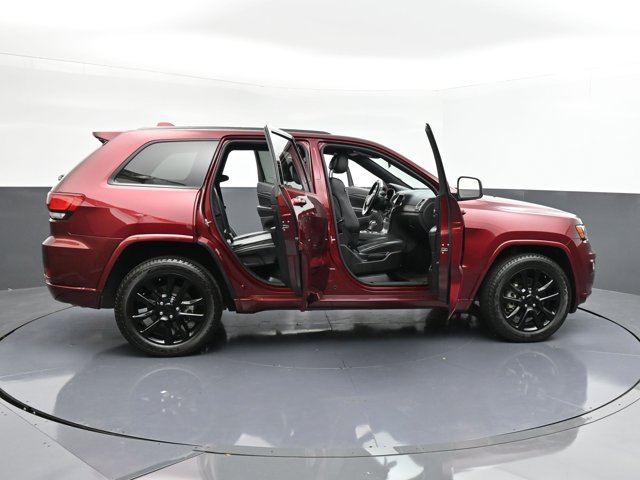 Vehicle image 12 of 40