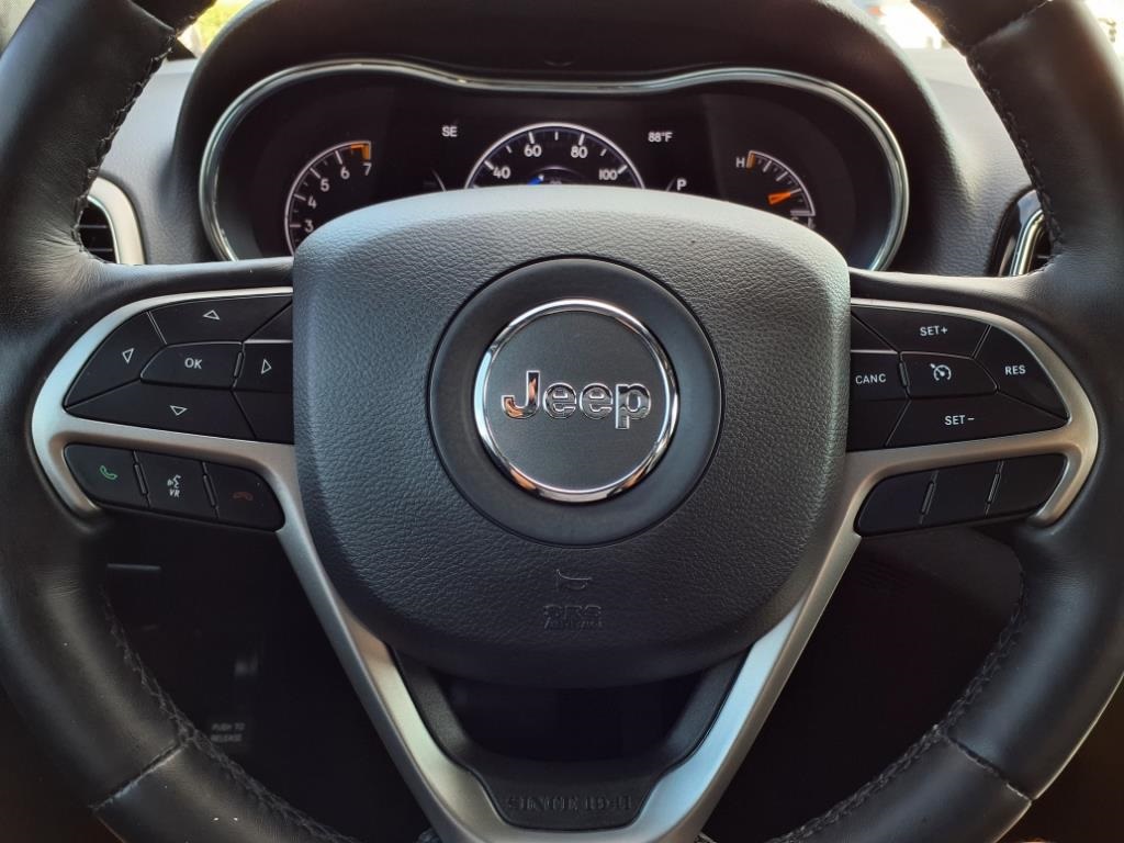 Vehicle image 23 of 27