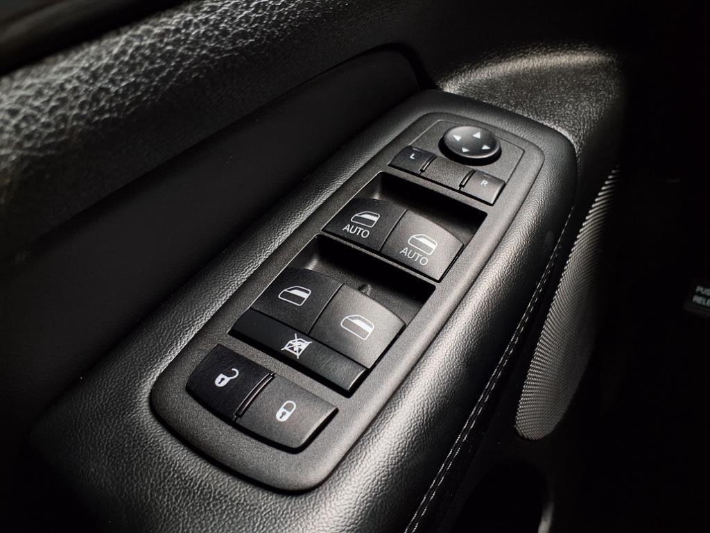 Vehicle image 15 of 27