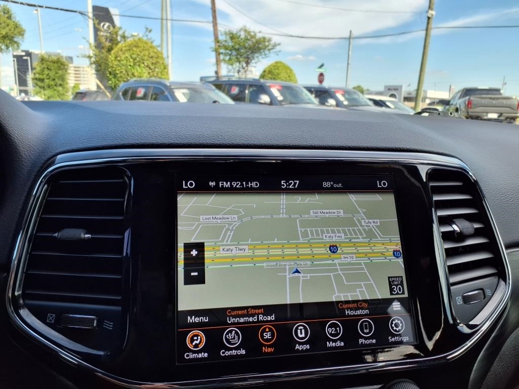 Vehicle image 11 of 27