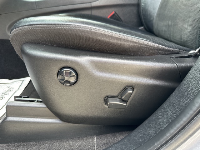Vehicle image 11 of 47