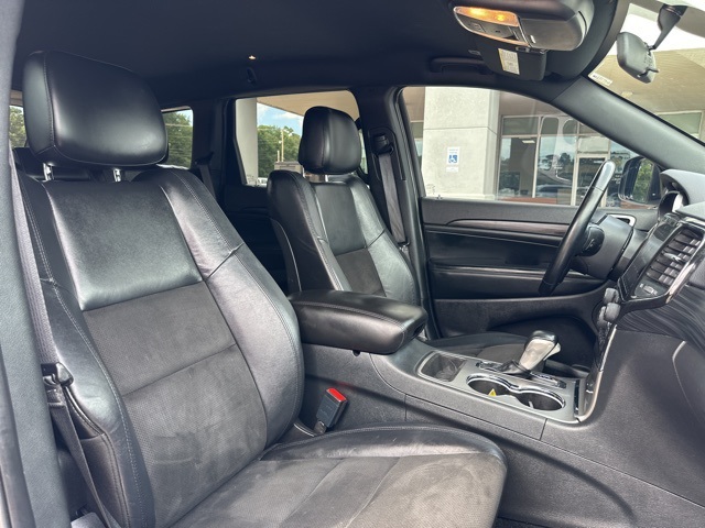 Vehicle image 40 of 47
