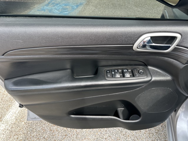Vehicle image 26 of 47