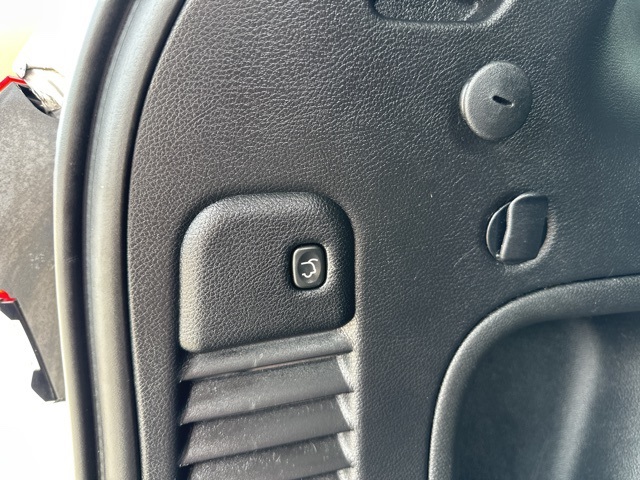 Vehicle image 36 of 47