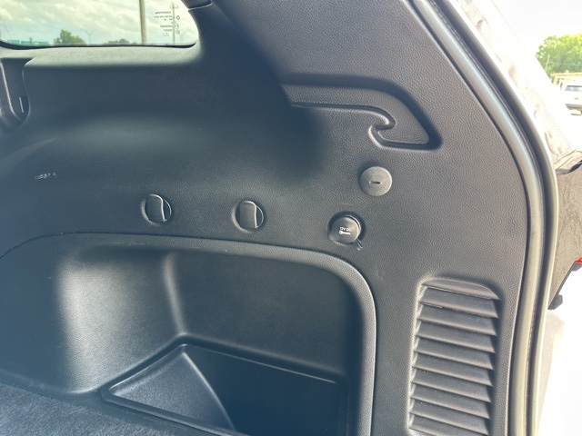 Vehicle image 34 of 47