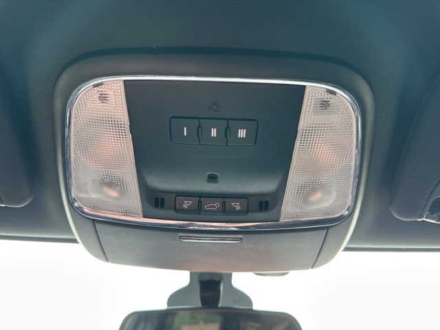 Vehicle image 20 of 47