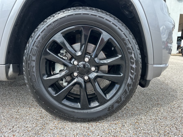 Vehicle image 44 of 47