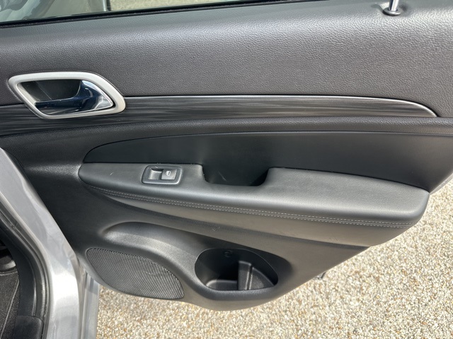 Vehicle image 38 of 47