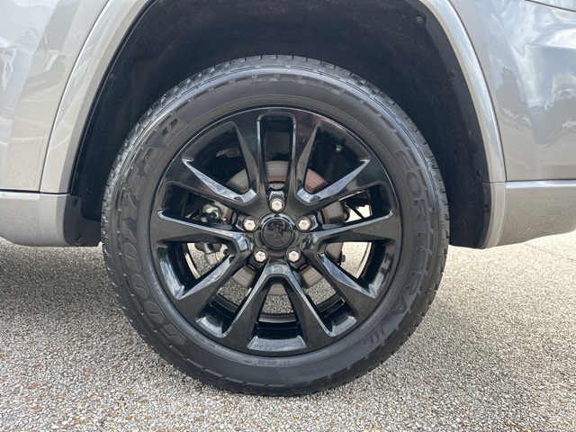 Vehicle image 46 of 47