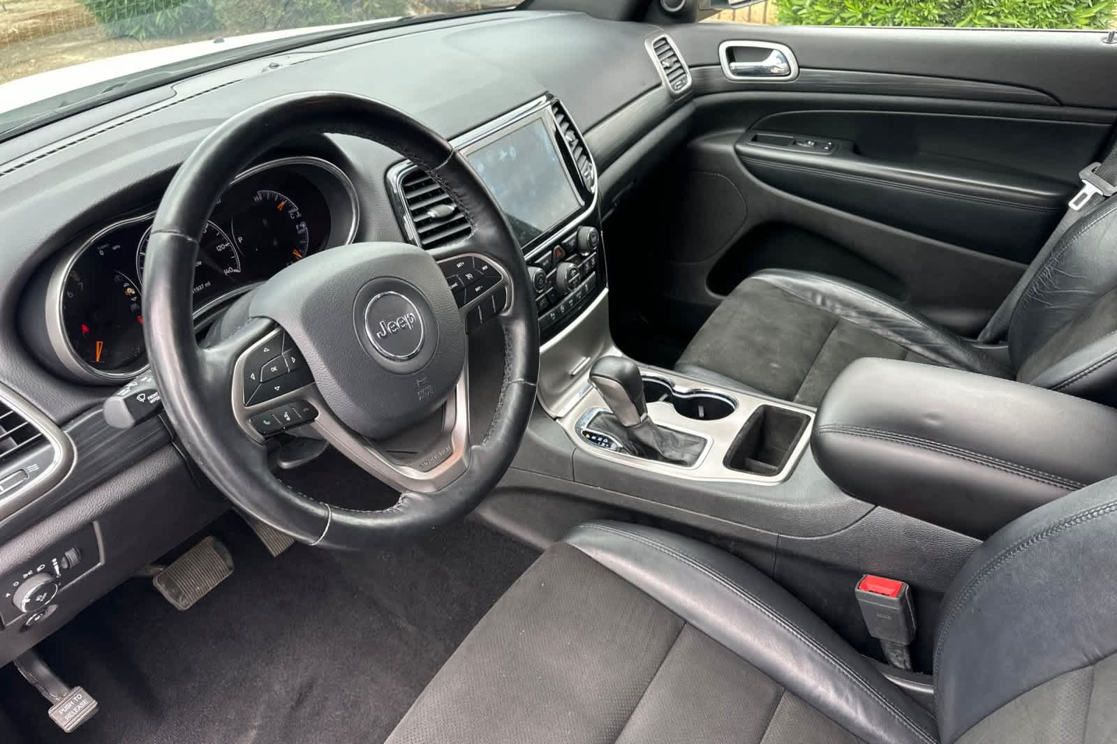 Vehicle image 11 of 29