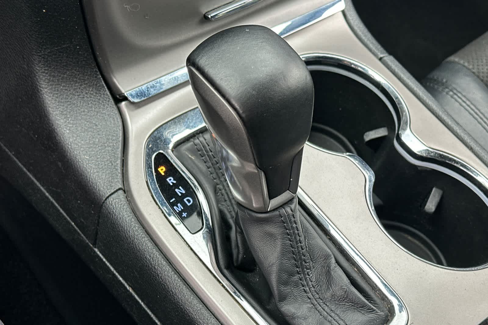 Vehicle image 21 of 29