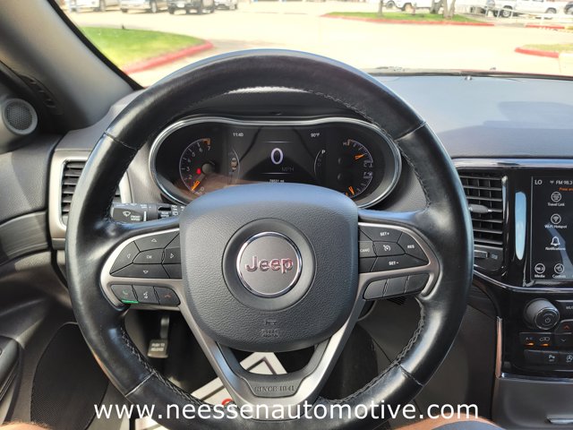 Vehicle image 33 of 34