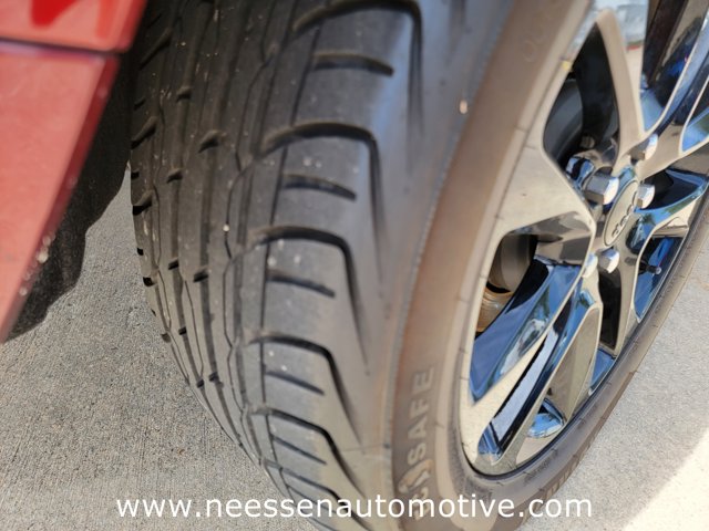Vehicle image 10 of 34