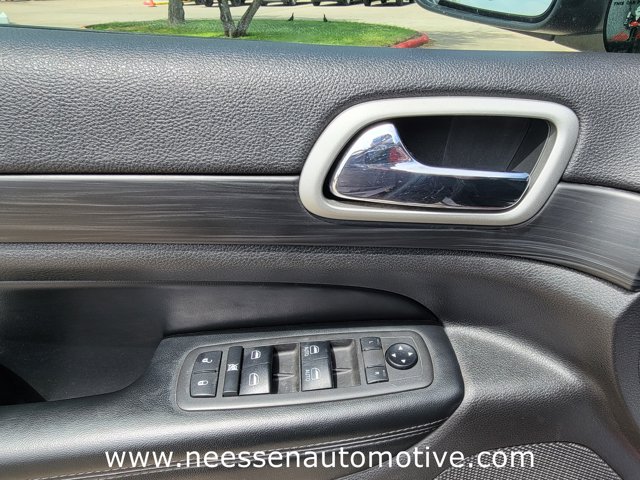 Vehicle image 24 of 34