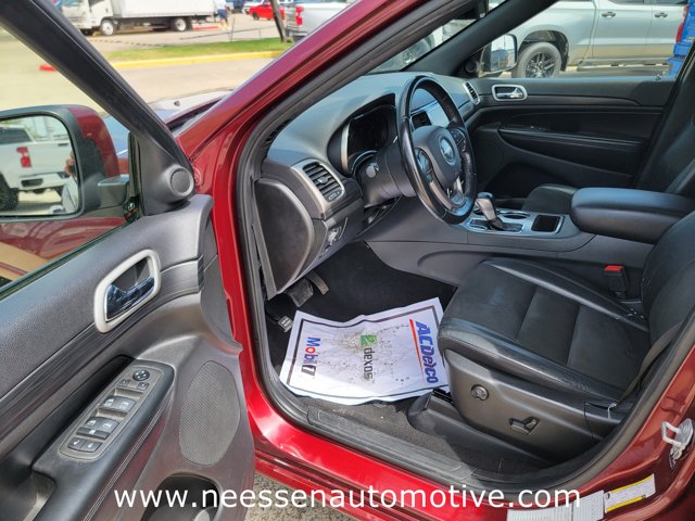 Vehicle image 17 of 34