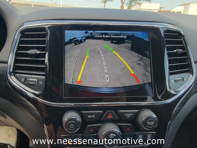 Vehicle image 21 of 34