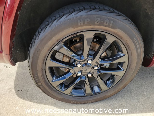 Vehicle image 9 of 34