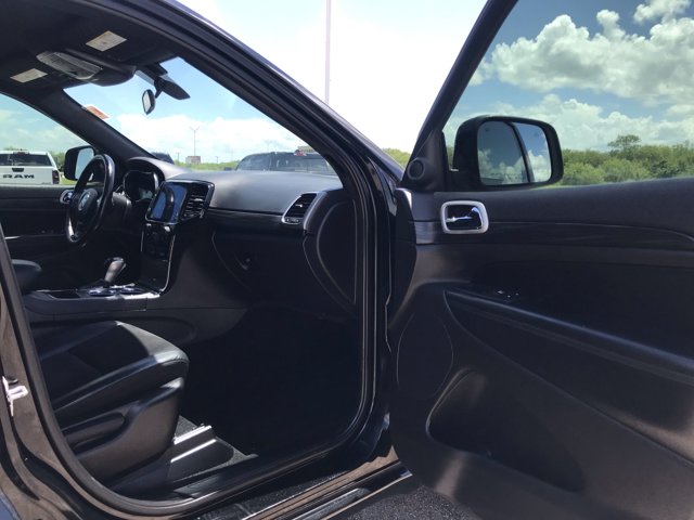 Vehicle image 21 of 30