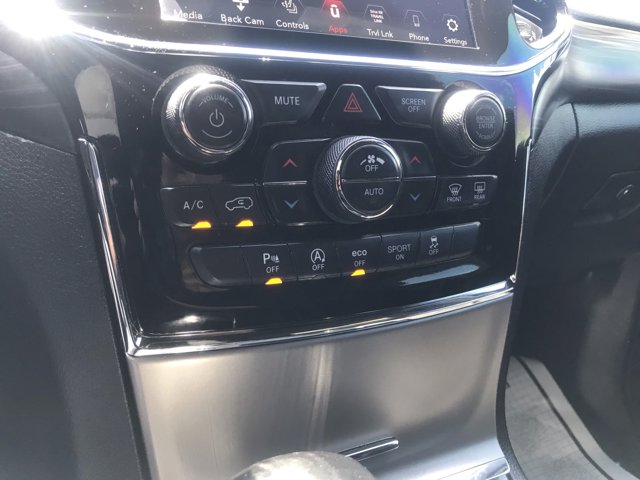 Vehicle image 24 of 30