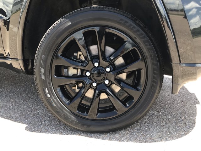 Vehicle image 9 of 30