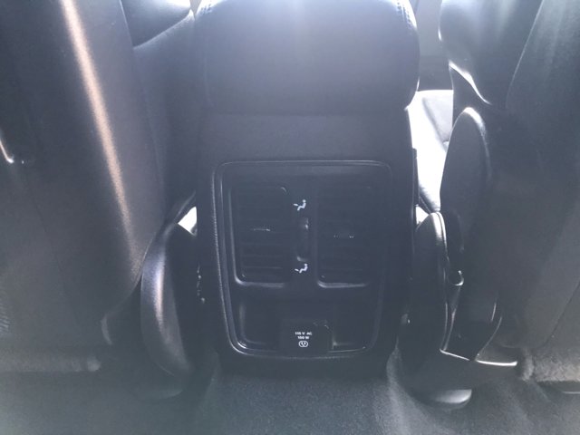 Vehicle image 28 of 30