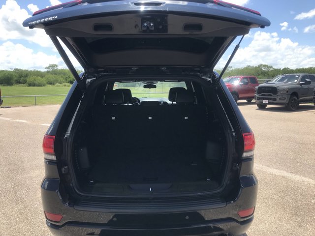 Vehicle image 11 of 30
