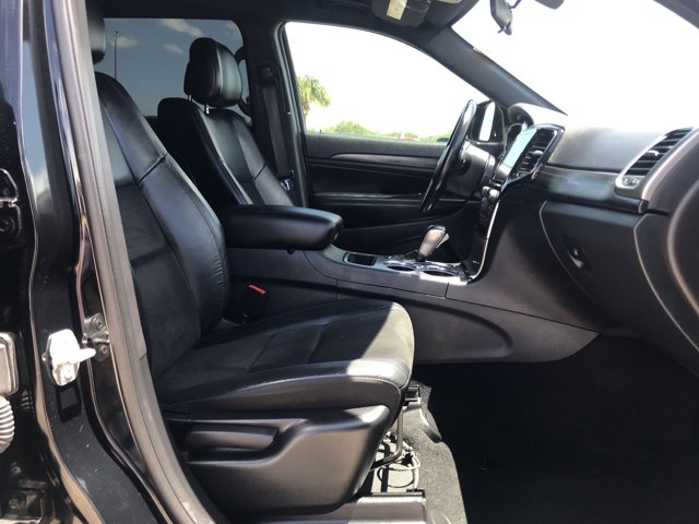 Vehicle image 14 of 30