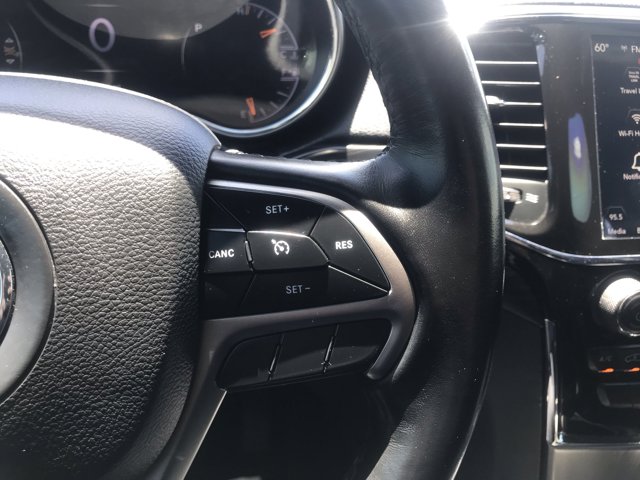Vehicle image 27 of 30