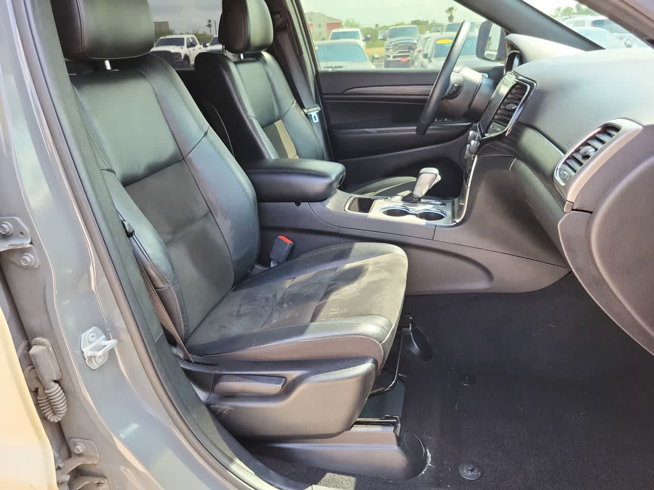 Vehicle image 22 of 29