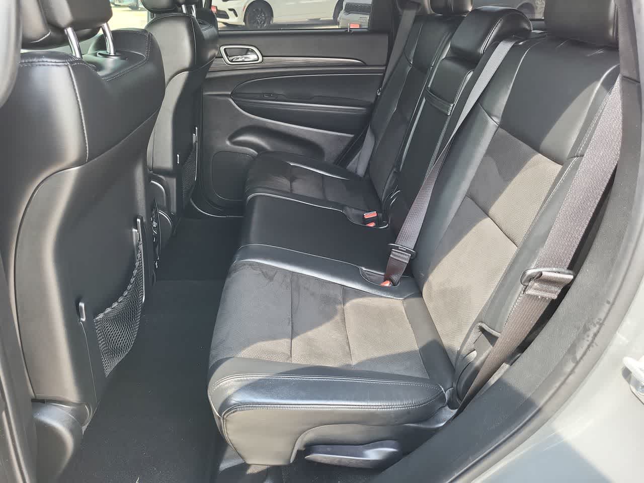 Vehicle image 21 of 29