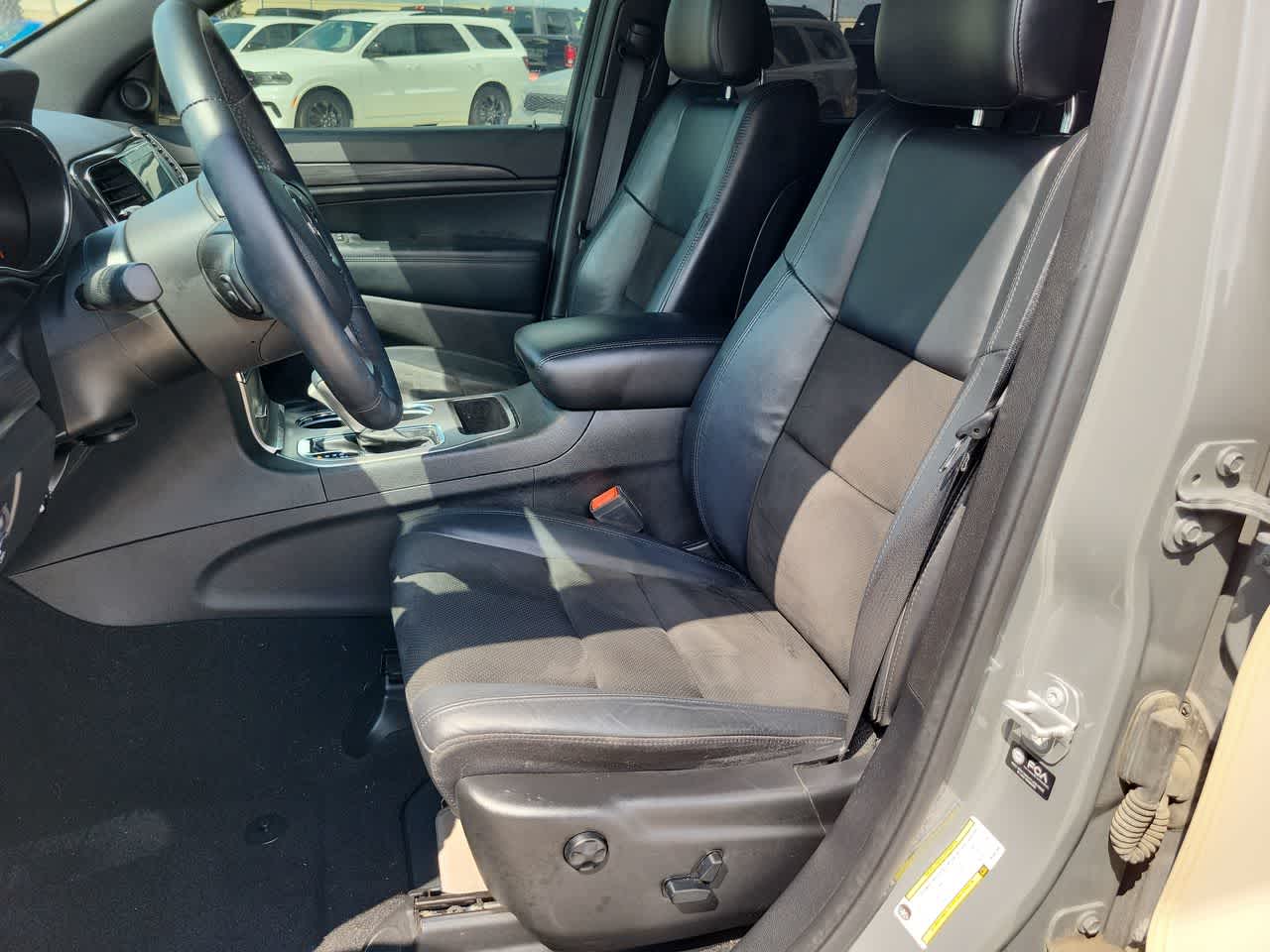 Vehicle image 19 of 29