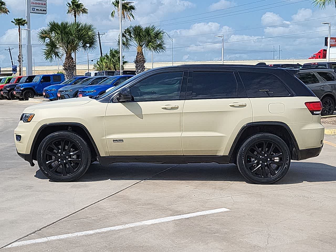 Vehicle image 12 of 29